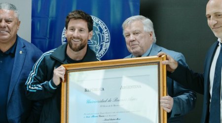 Messi fəxri doktor OLDU - FOTO/VİDEO