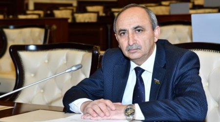 Əziz Ələkbərli: “Pulsuz hüquqi yardım Qərbi azərbaycanlılara da şamil edilsin”
