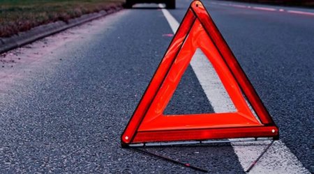 Şüvəlanda marşrut avtobusu ilə minik avtomobili toqquşdu &ndash; ÖLƏN VAR