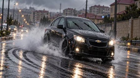 Yağışlı havada "avtoş"luq edən sürücü SAXLANILDI