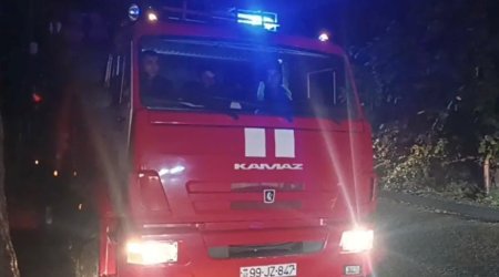 Tovuzda yaşayış binasına ildırım düşdü, yanğın başladı - FOTO/VİDEO