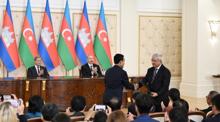 Azərbaycan-Kamboca sənədləri mübadilə olundu - FOTO