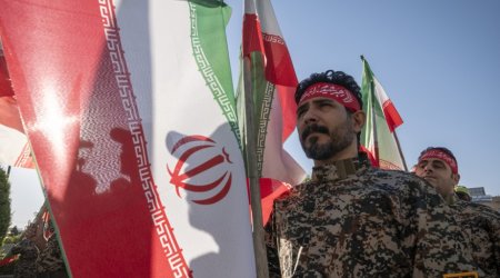 Vahid məktəbli formasına qarşı çıxışların sifarişi SEPAH-dan gəlib &ndash; FOTOFAKT