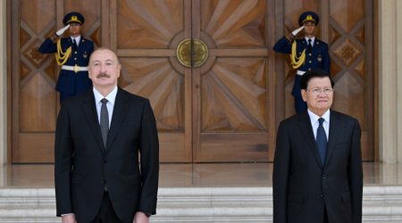 İlham Əliyev Laos Prezidentini qarşıladı &ndash; FOTO /VİDEO