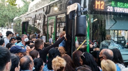 Avtobus doludursa, sürücü əlavə sərnişin mindirməkdən imtina edə bilər? - AYNA-dan AÇIQLAMA