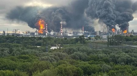 Ukrayna Rusiyanın iki neft emalı zavoduna hücum edib
