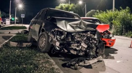 Naftalanda iki avtomobil toqquşdu, xəsarət alanlar var