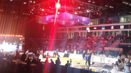 Azərbaycan sumoçusu Bakıda keçirilən dünya çempionatında qızıl medal qazandı - VİDEO