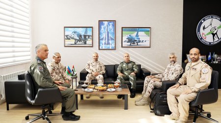 Azərbaycan və BƏƏ arasında hərbi əməkdaşlıq müzakirə edildi - FOTO