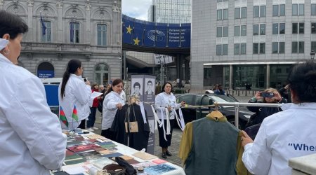 Azərbaycanlı itkin ailələri Avropa Parlamenti qarşısında etiraz aksiyası keçirdilər - FOTO