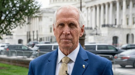 ABŞ senatoru: "Putin Trampı istədiyi kimi idarə edir"