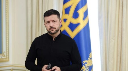 Zelenski müsahibə zamanı ağladı &ndash; Video
