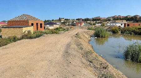 Masazırda gölün ətrafında tikilən evləri su basıb: 200-dən çox sakin evini tərk edib &ndash; Video