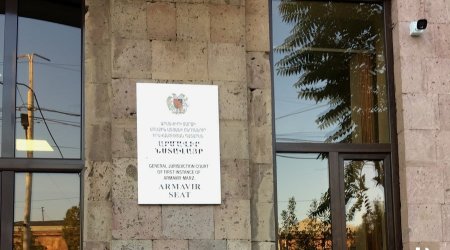 Ermənistanda məhbus məhkəmə binasından qaçdı