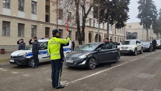 Təyyarə qəzası qurbanları Xankəndidə bir dəqiqəlik sükutla anıldı - FOTO