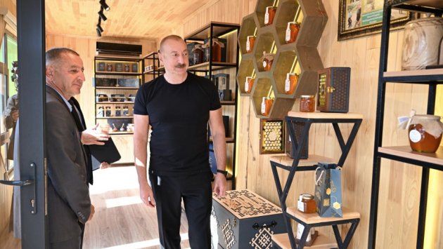 Prezident: “Həm özüm hər gün bal yeyirəm, həm də qonaqlara göndərirəm”