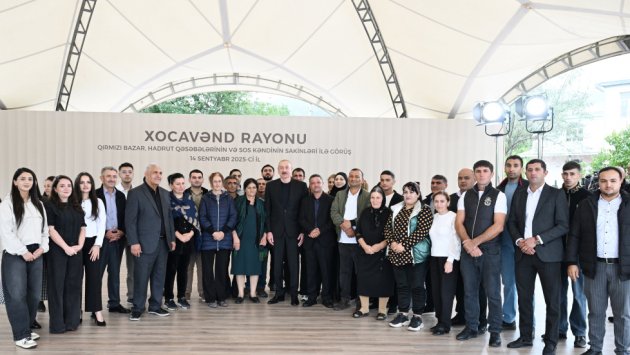 İlham Əliyev Qırmızı Bazar, Hadrut qəsəbələrinin və Sos kəndinin sakinləri ilə görüşdü - FOTO