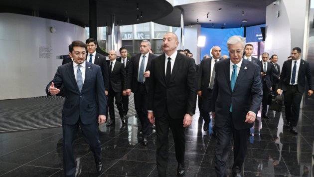 Prezidentlər Astanada Beynəlxalq Süni İntellekt Mərkəzində - FOTO