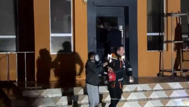 Bakıdakı güclü yanğın SÖNDÜRÜLDÜ - FOTO/VİDEO