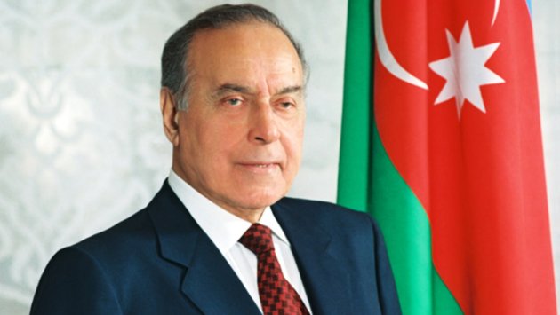 Ümummilli Lider Heydər Əliyevin anım günüdür
