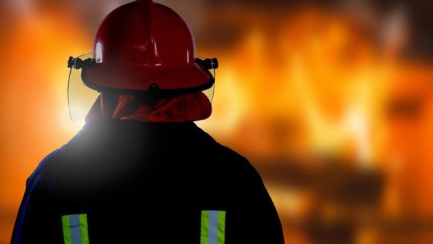 Masazırda çoxmərtəbəli binada yanğın oldu, bir nəfər zəhərləndi - VİDEO