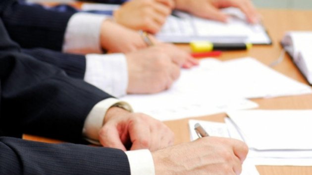 Dövlət qulluğunda çalışmaq istəyənlərin NƏZƏRİNƏ