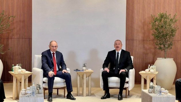 İlham Əliyevin Əbu-Dabidə Paşinyanla geniş tərkibdə görüşü KEÇİRİLİR - VİDEO