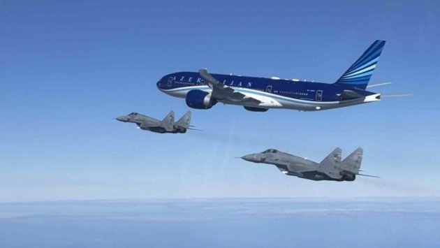 Serbiya qırıcıları Prezidentin təyyarəsini belə müşayiət etdilər &ndash; FOTO