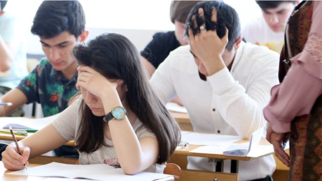illik orta təhsil səviyyəsi üzrə buraxılış imtahanı keçirildi