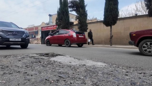 Kanalizasiya xətləri təmir edildi, asfaltın bərpası "yaddan çıxdı" - VİDEO