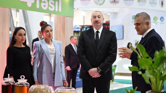 Prezident və ailəsi Beynəlxalq Kənd Təsərrüfatı Sərgisində - FOTO