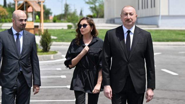 Prezident və xanımı fərdi evlərdə yaradılmış şəraitlə tanış oldular - FOTO