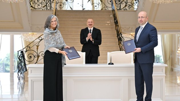 Anaklaudia Rossbax İlham Əliyevlə görüşündən yazdı: "Məmnun oldum" - FOTO