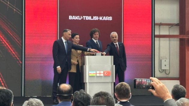 Bakı&ndash;Tbilisi&ndash;Qars dəmir yolu xətti istifadəyə verildi