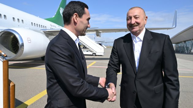 İlham Əliyev Türkmənistan Prezidentini Füzulidə belə qarşıladı &ndash; FOTO