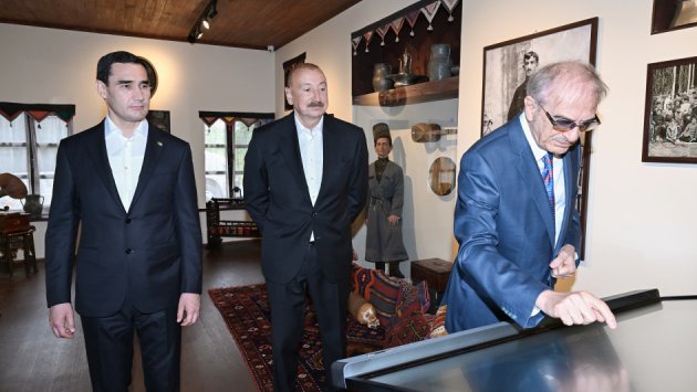 İlham Əliyev və Sərdar Berdiməhəmmədov Bülbülün ev-muzeyində - FOTO