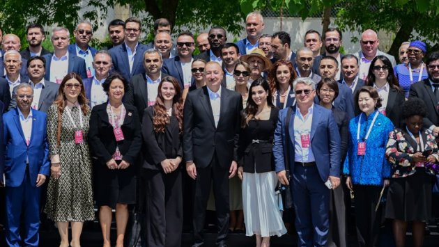 İlham Əliyev IV Şuşa Qlobal Media Forumunun iştirakçıları ilə BİR ARADA &ndash; VİDEO