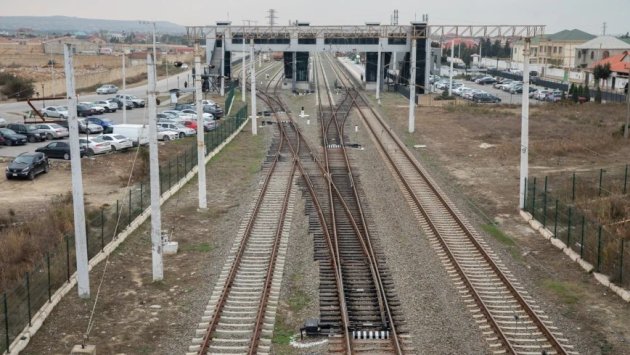 Bakı-Sumqayıt qatar xətlərində hasarlanma: Təhlükəsizlik zonası necə olacaq? - FOTO