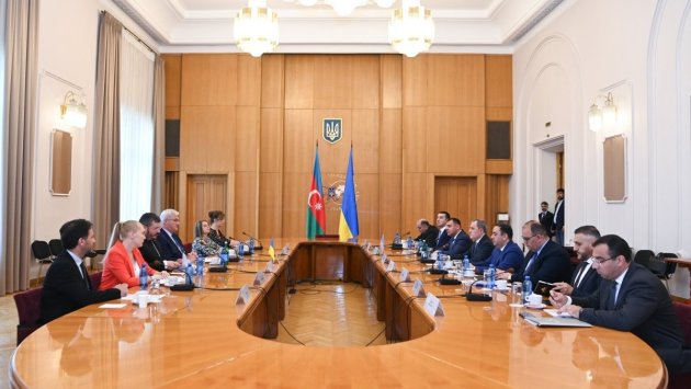Kiyevdə Azərbaycan və Ukrayna XİN başçıları arasında geniş tərkibdə görüş &ndash; FOTO