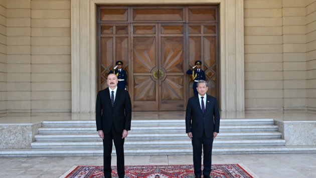 İlham Əliyev Kamboca Baş nazirini qarşıladı - FOTO