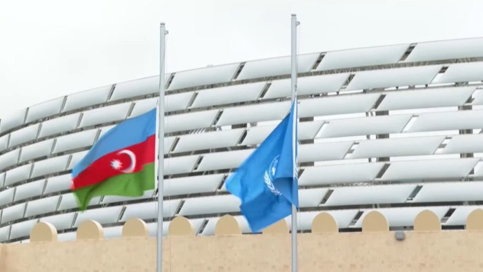 Bakıda WUF13 &ccedil;ər&ccedil;ivəsində rəsmi bayraq qaldırma mərasimi - VİDEO
