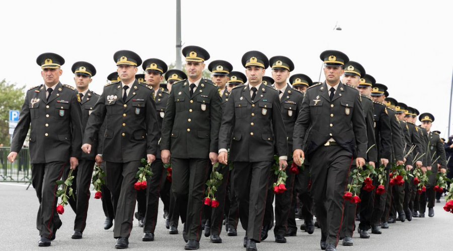 DİN-in hərbi qulluqçuları və polis əməkdaşları Zəfər parkını ziyarət etdilər - FOTO/VİDEO