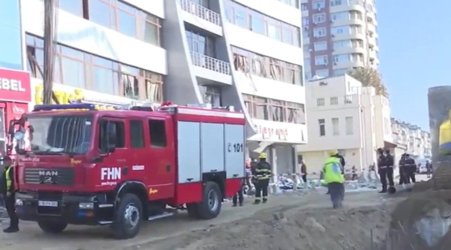 SON DƏQİQƏ! Bakıda ofis binasında partlayış: 7 nəfər xəsarət aldı - VİDEO