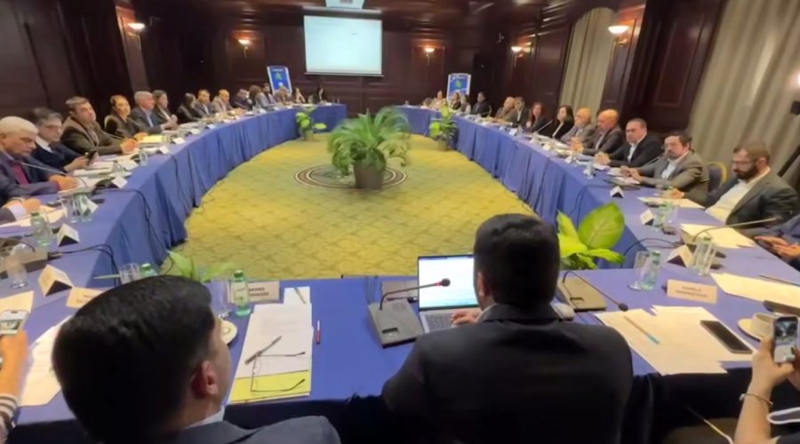 Azərbaycan-Ermənistan vətəndaş cəmiyyəti nümayəndələri arasında MÜZAKİRƏLƏR BAŞLADI &ndash; VİDEO