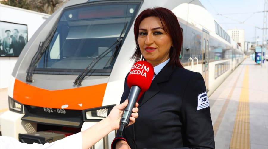 10 il məktəbdə çalışdı, qızı ilə bir partada əyləşdi... &ndash; Dəmir Yollarının ilk qadın maşinist köməkçisi &ndash; VİDEO