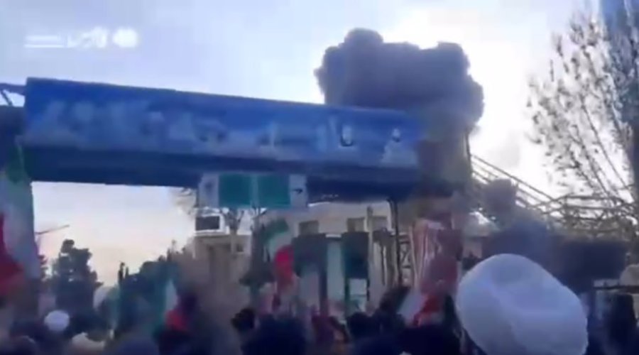 İsrail bombalayır, iranlılar bayram edir... &ndash; VİDEO