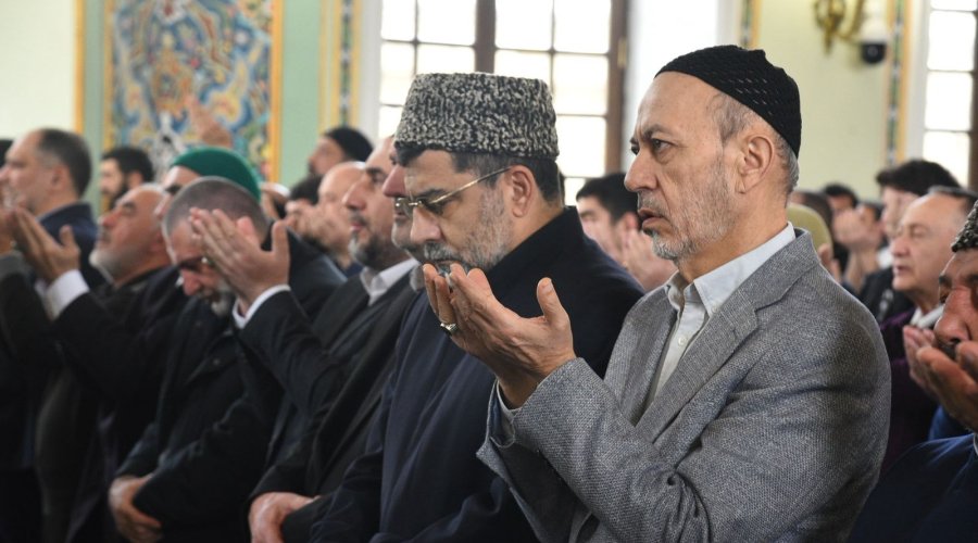 Bakıda bayram namazı qılındı &ndash; FOTO/VİDEO