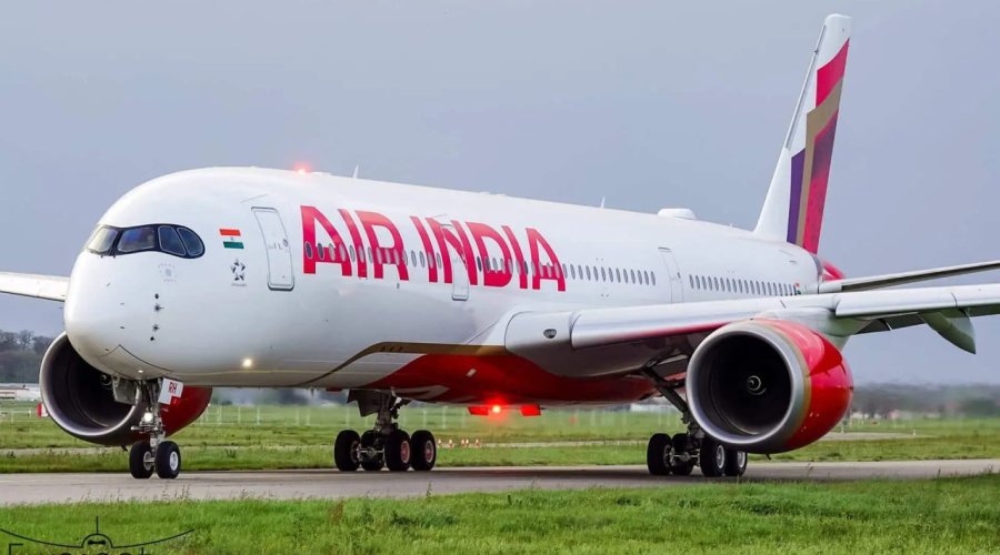 "Air India" təyyarəsi güclü burulğana DÜŞDÜ - VİDEO