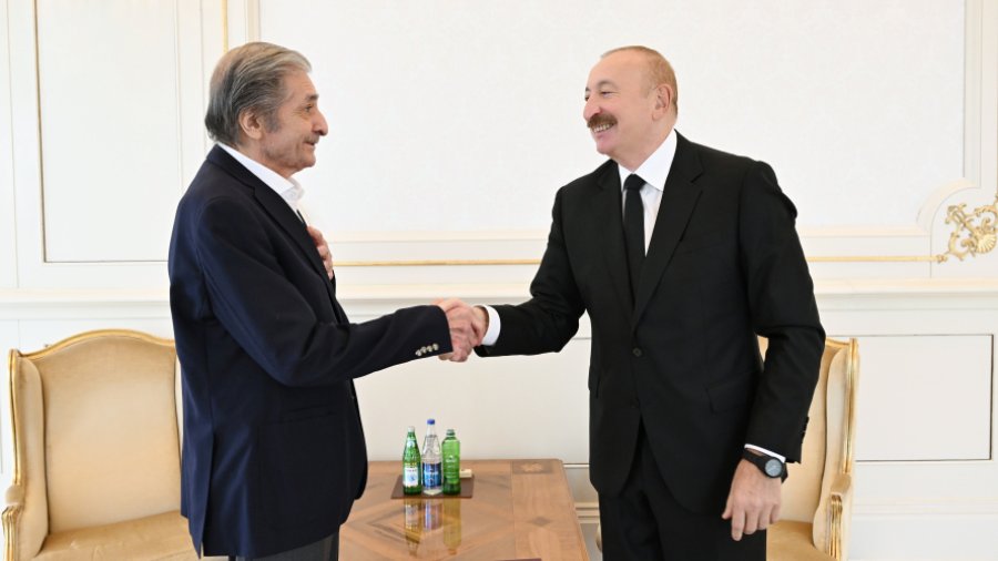 İlham Əliyev Fərhad Xəlilova &ldquo;İstiqlal&rdquo; ordenini təqdim etdi &ndash; FOTO
